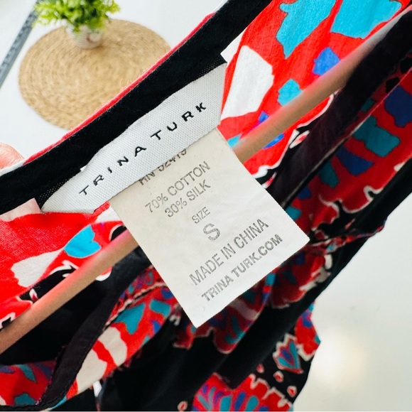 TRINA TURK | GUC Black & Multi Colored Beach Coverup Deep‎ V w/ Tie Back Size S - Picture 5 of 8